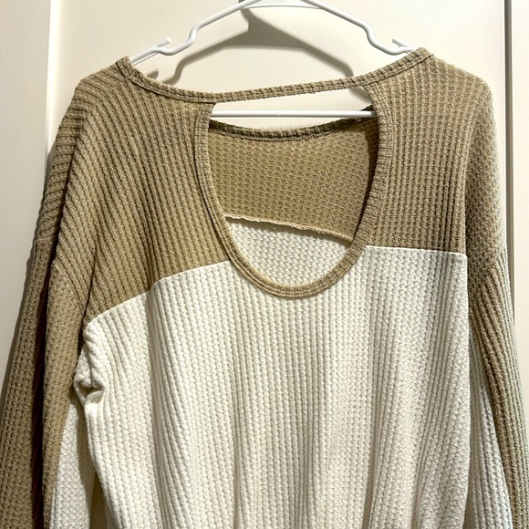 Hollister crop sweater size xs - Picture 2 of 4